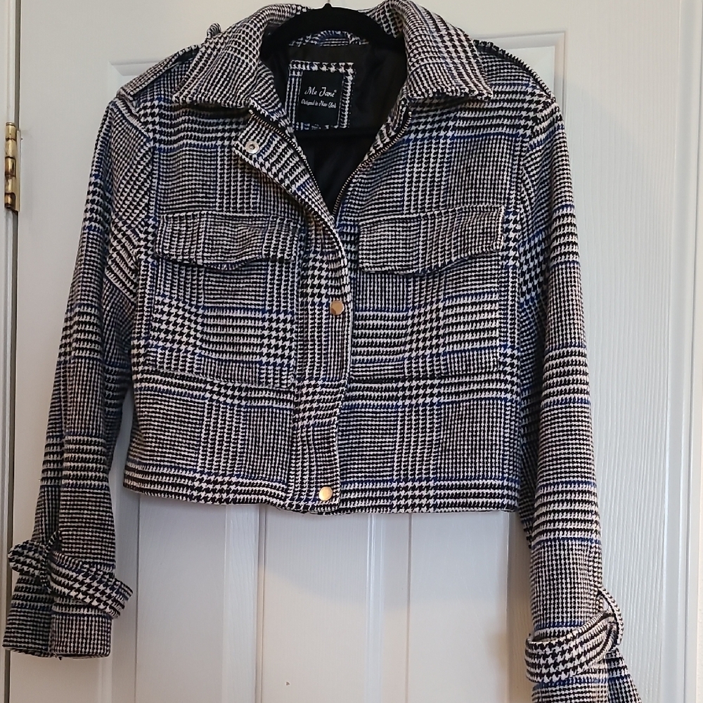 Black & White Plaid Cropped Jacket - Picture 2 of 16